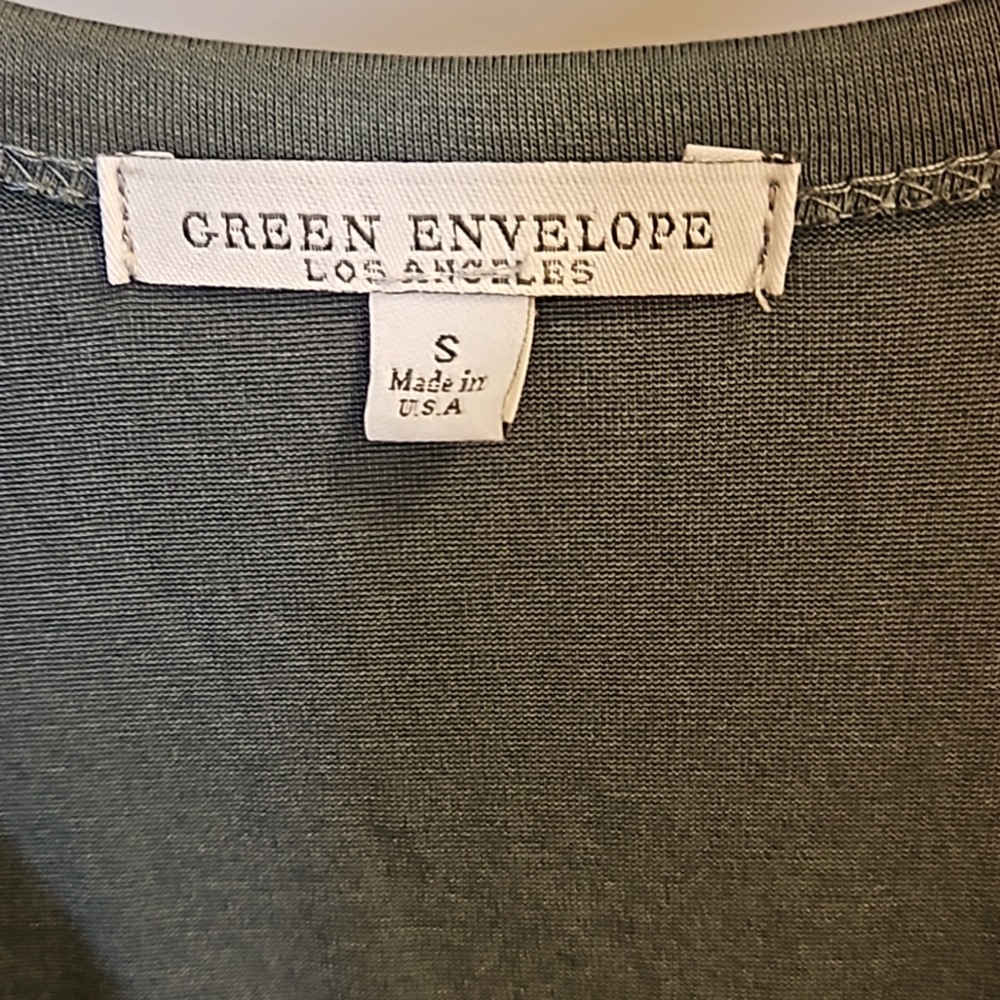 Green Envelope blouse - Picture 2 of 4